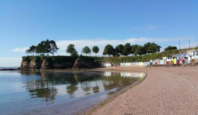 A 3-minute Drive from the Beach, Sunny, Quiet